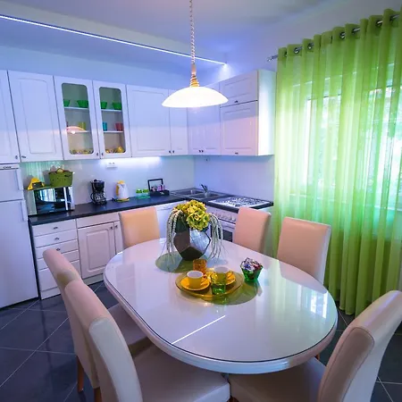 Apartament Sunny Garden