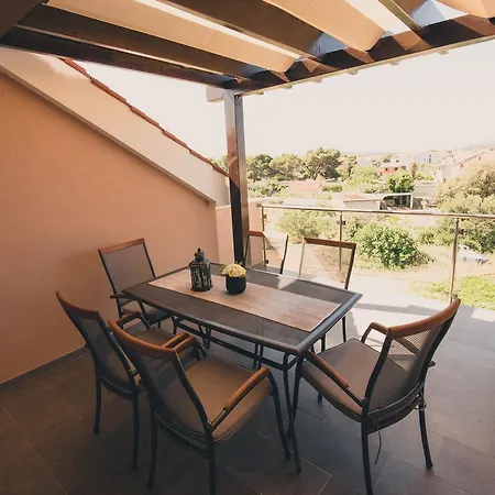 Sunny Garden * Brodarica (Sibenik-Knin)