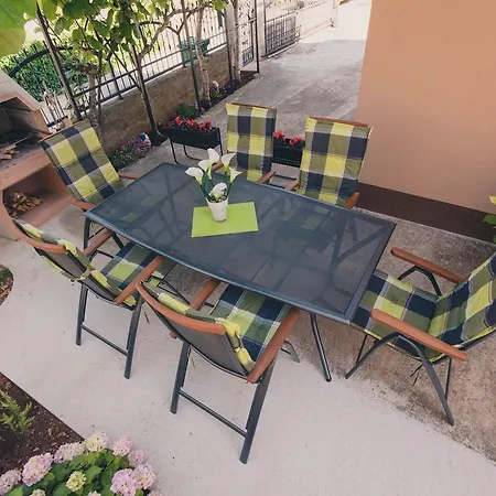 Apartment Sunny Garden *